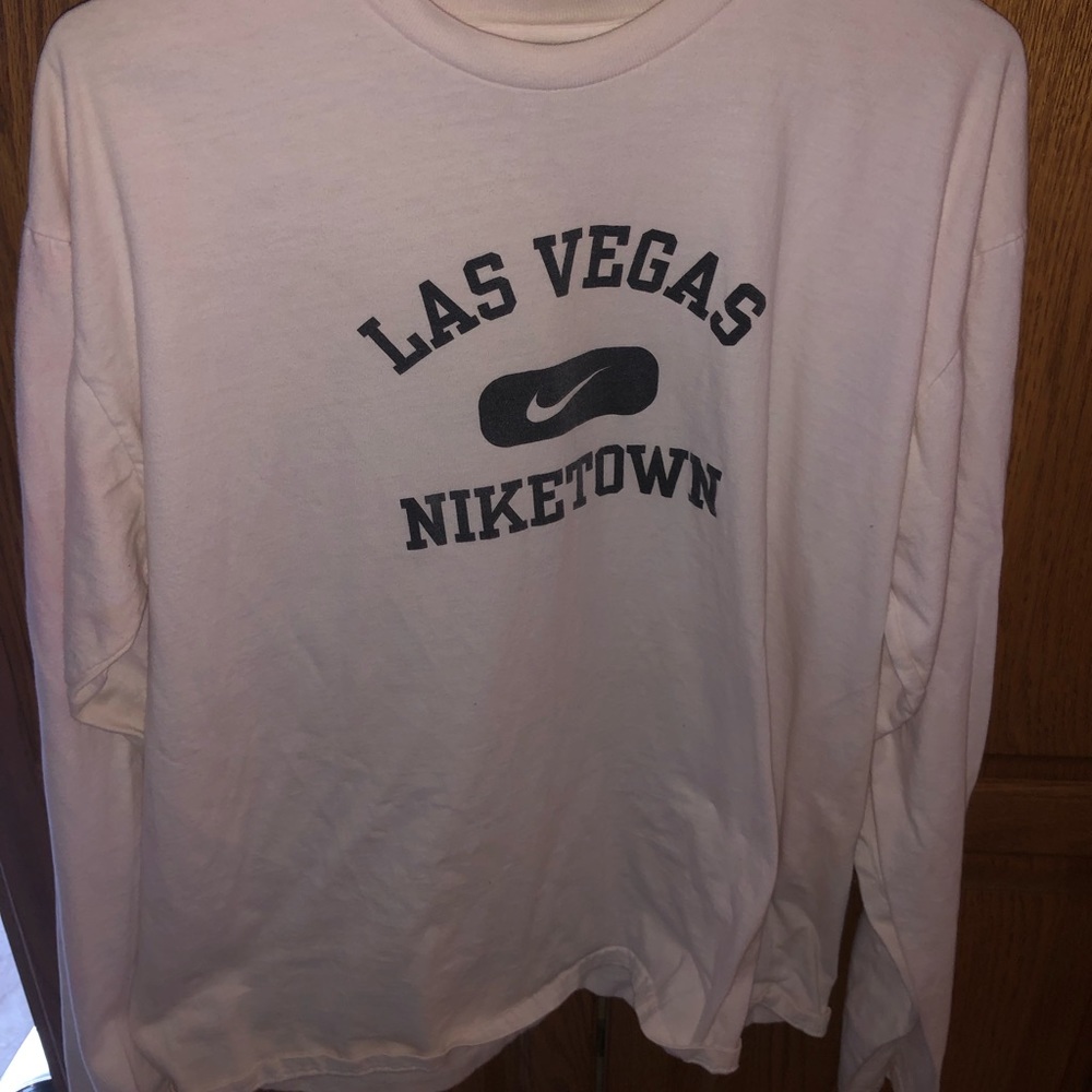 VINTAGE LAS VEGAS NIKETOWN White Long Sleeve Tee